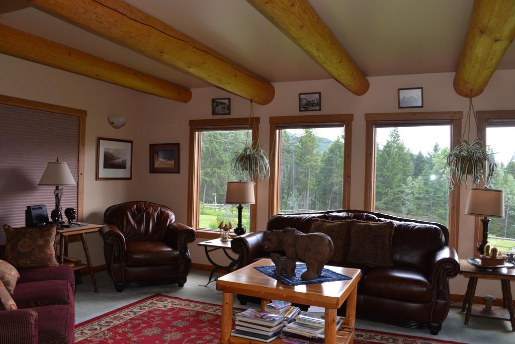 Kicking Horse Canyon Guest Houseゴールデン エクステリア 写真