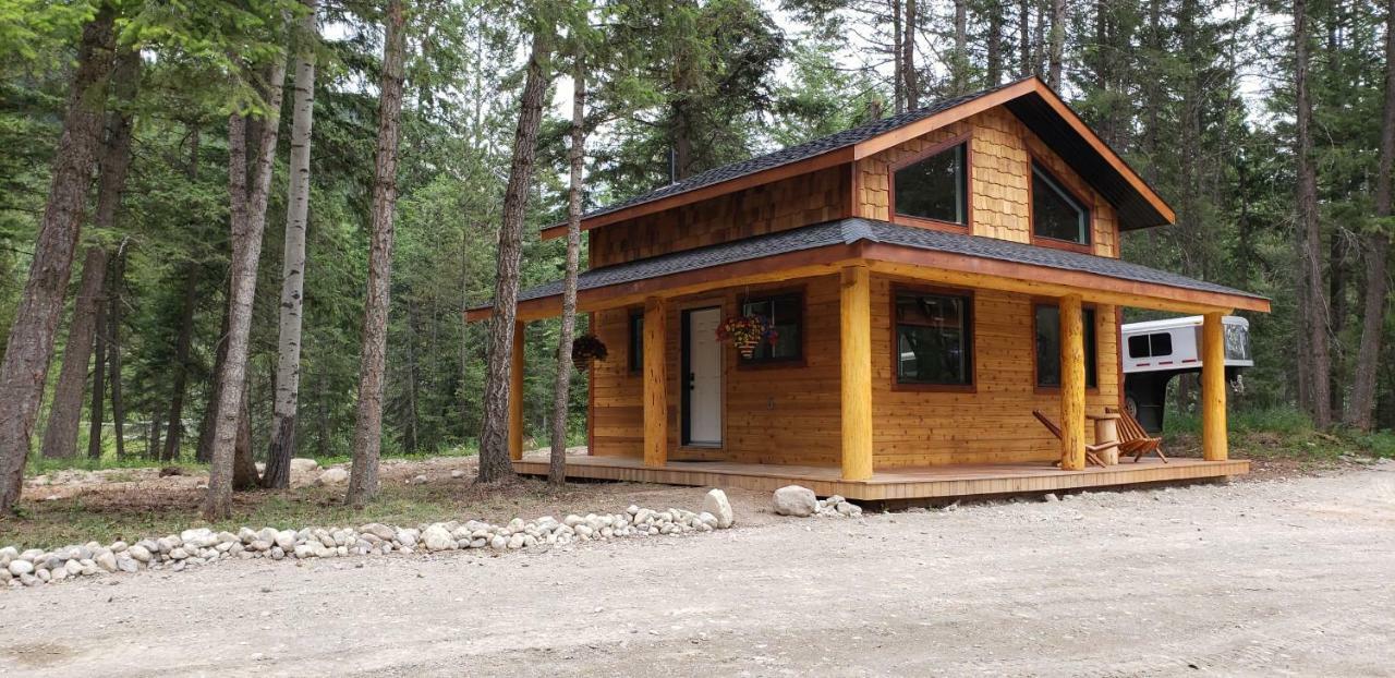 Kicking Horse Canyon Guest Houseゴールデン エクステリア 写真