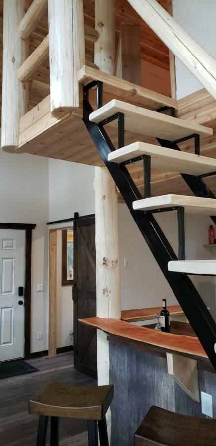 Kicking Horse Canyon Guest Houseゴールデン エクステリア 写真