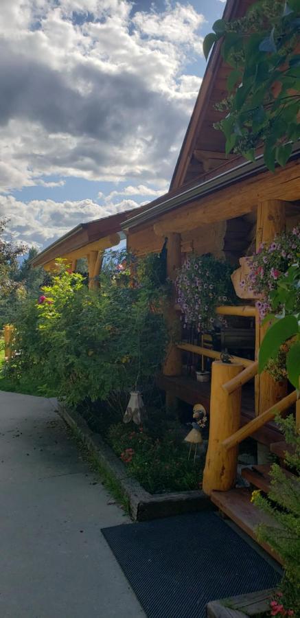 Kicking Horse Canyon Guest Houseゴールデン エクステリア 写真
