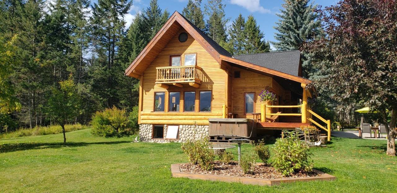 Kicking Horse Canyon Guest Houseゴールデン エクステリア 写真